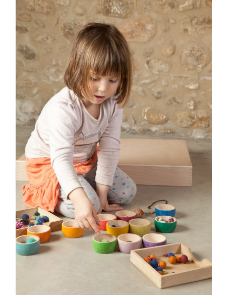 Houten bakjes gekleurd