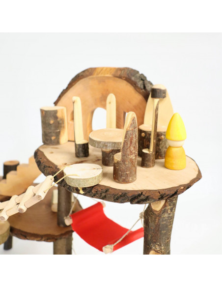 Boomstam poppenhuis