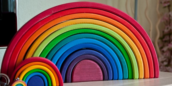 Nieuw: Kleine houten regenboog van Grimms