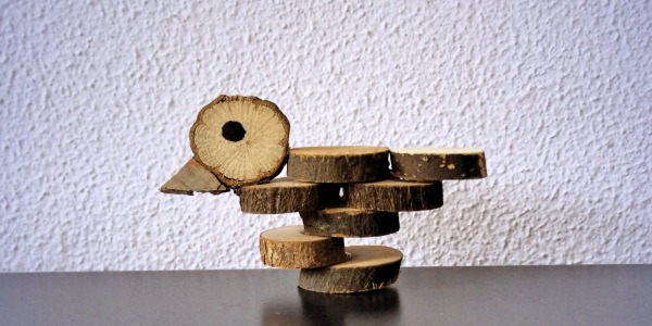 Knutselen met houtplakjes: Vogeltje
