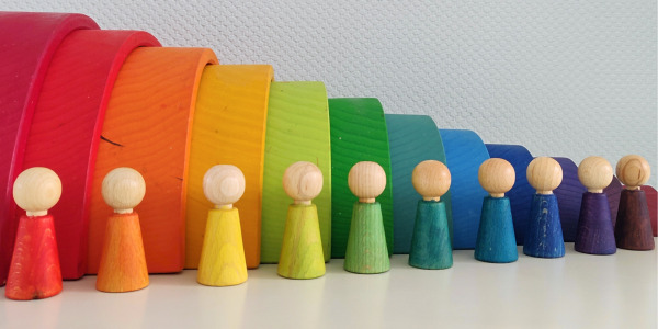 Regenboog peg dolls? Maak ze zelf!